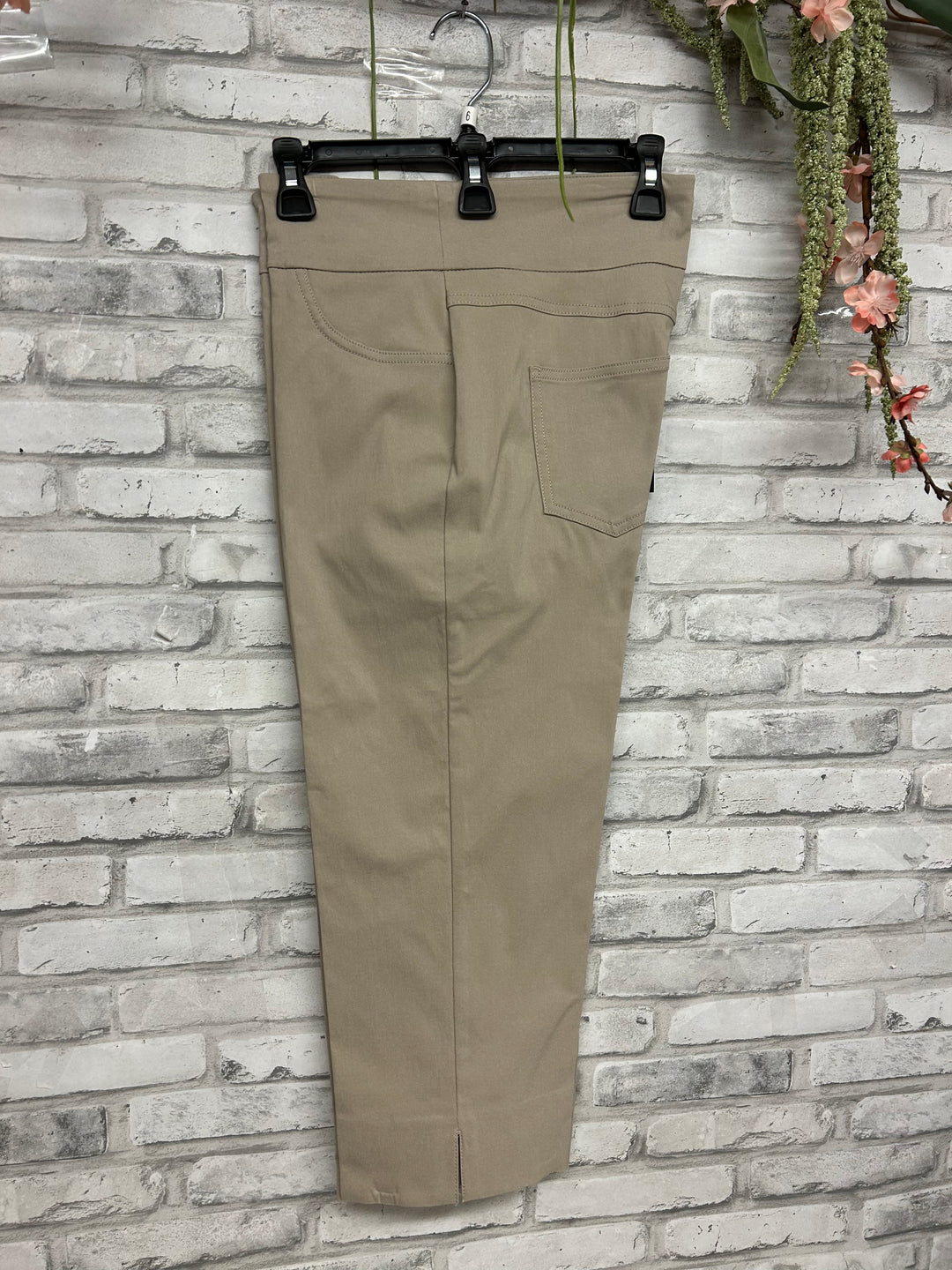Pants, Pull On Capri RR