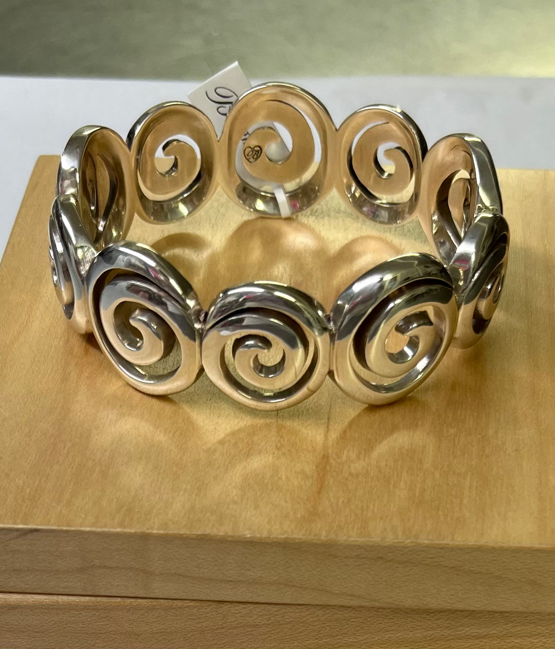 Brighton, Vertigo Hinged Bangle