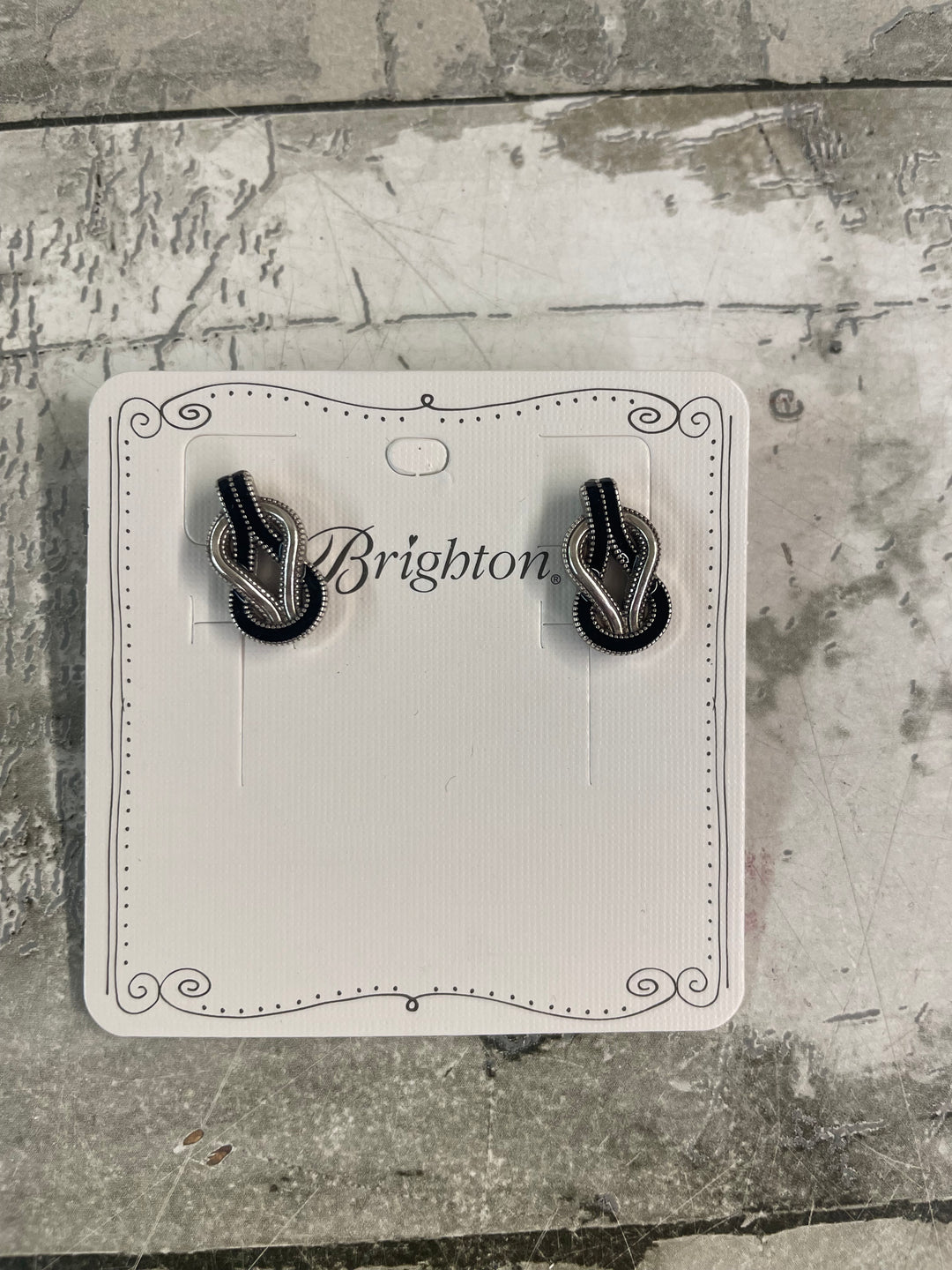 Brighton, Interlok Harmony Post Ear
