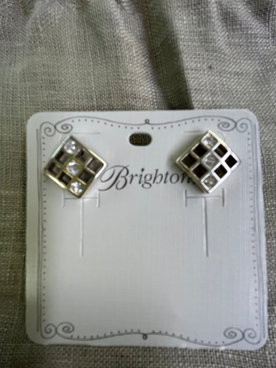 Brighton, Bonjour Post Earring