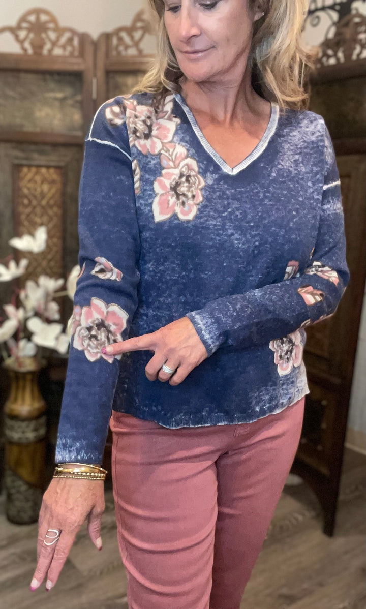 Tops, Reversible v-Neck Sweater w/Floral